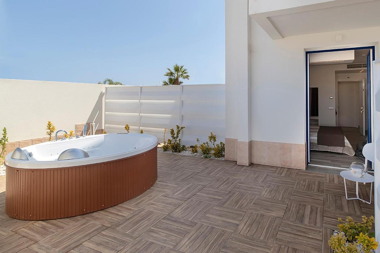 Sundeck Hotel